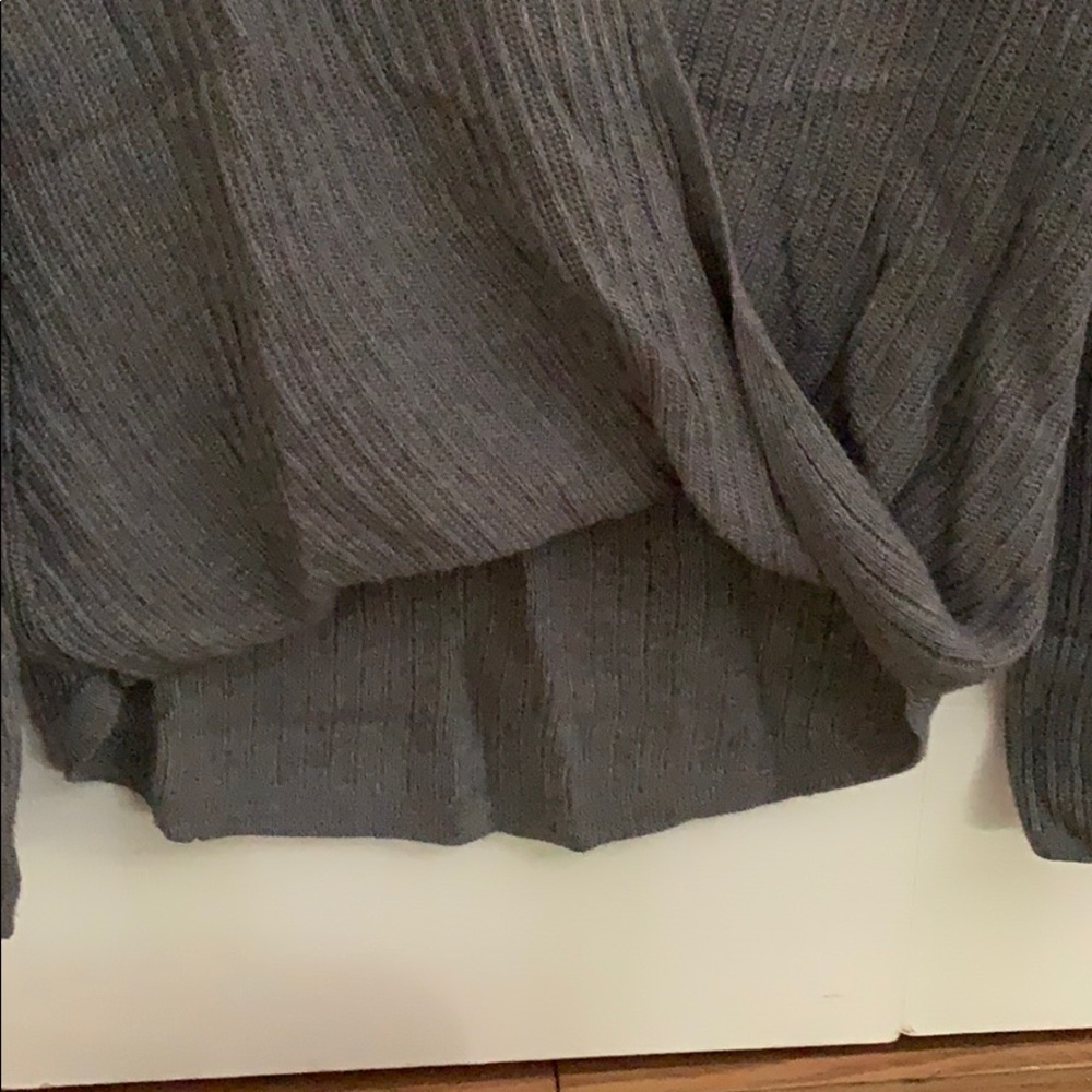 Hollister wrap sweater - Picture 4 of 4